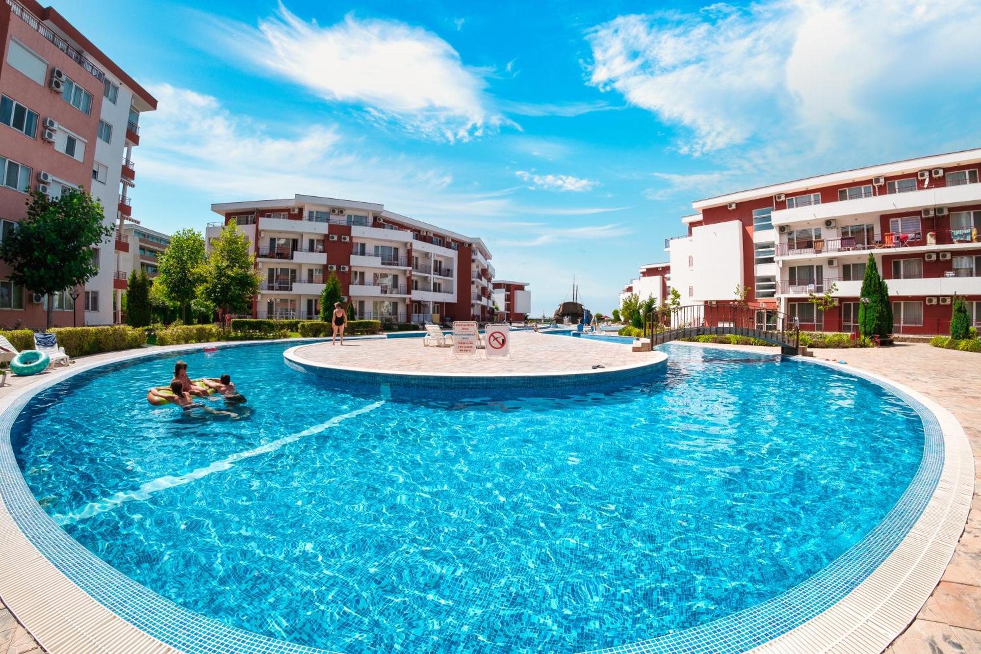 Privillege Fort Noks Beach Apartments Elenite Bagian luar foto
