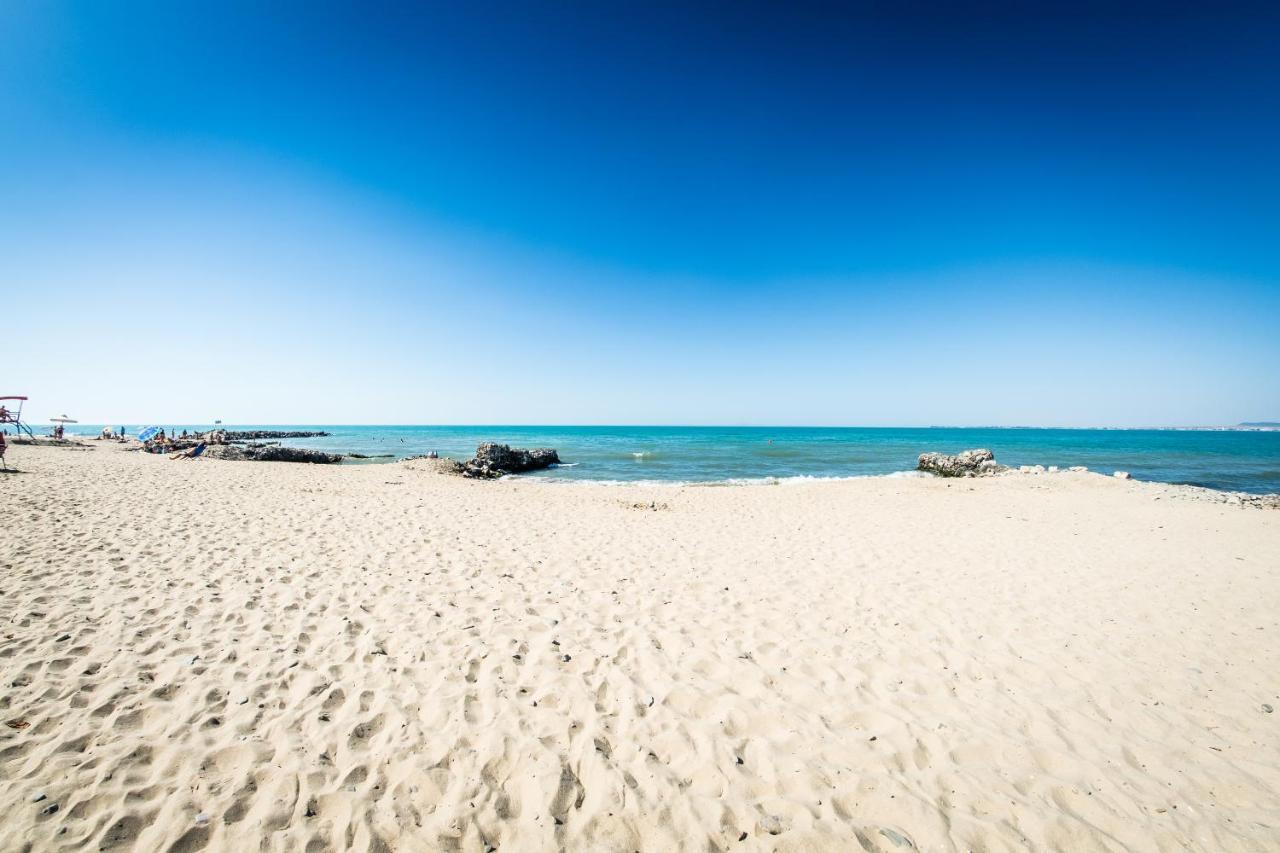 Privillege Fort Noks Beach Apartments Elenite Bagian luar foto